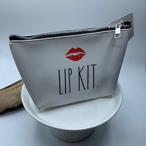 Rae Dunn 👄 Cosmetic Bag